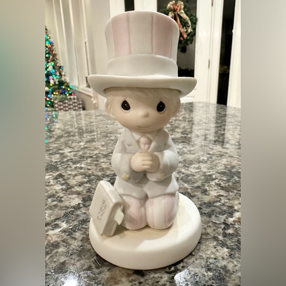 Precious Moments God Bless the USA Figurine - Picture 1 of 2